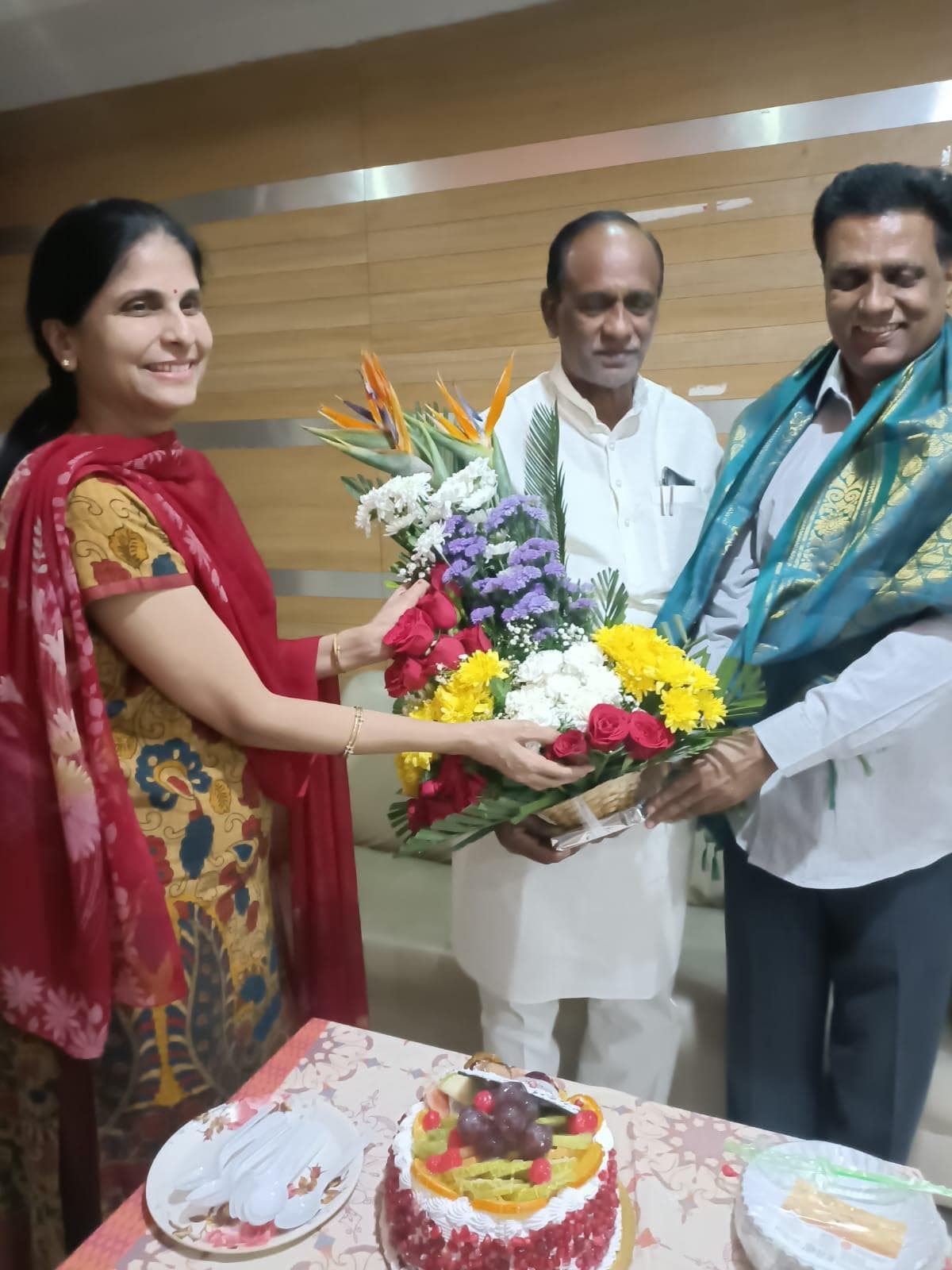 మీడియా గ్యాలరీ 3